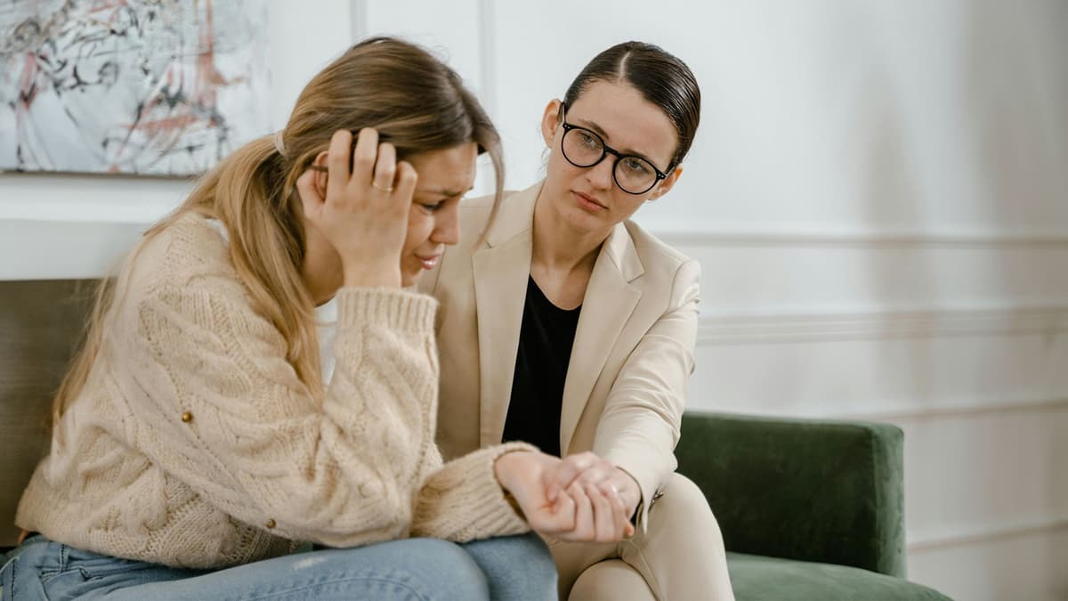 បន្ទាបខ្លួនសុំជំនួយ