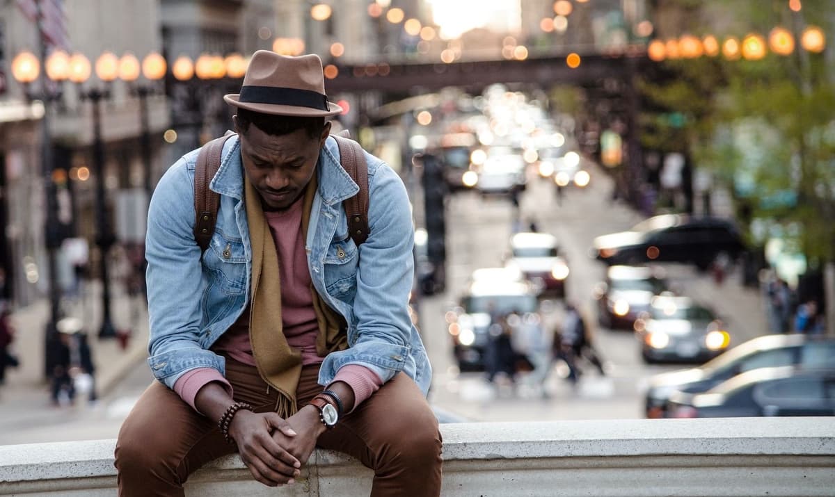 ស្ងាត់ស្ងៀមនៅចំពោះព្រះ