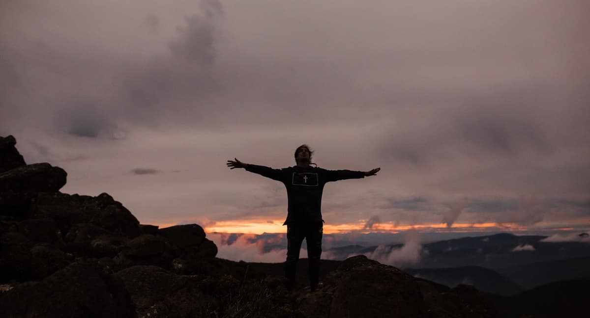 មិនភ្លេចសរសើរដំកើងព្រះអង្គ