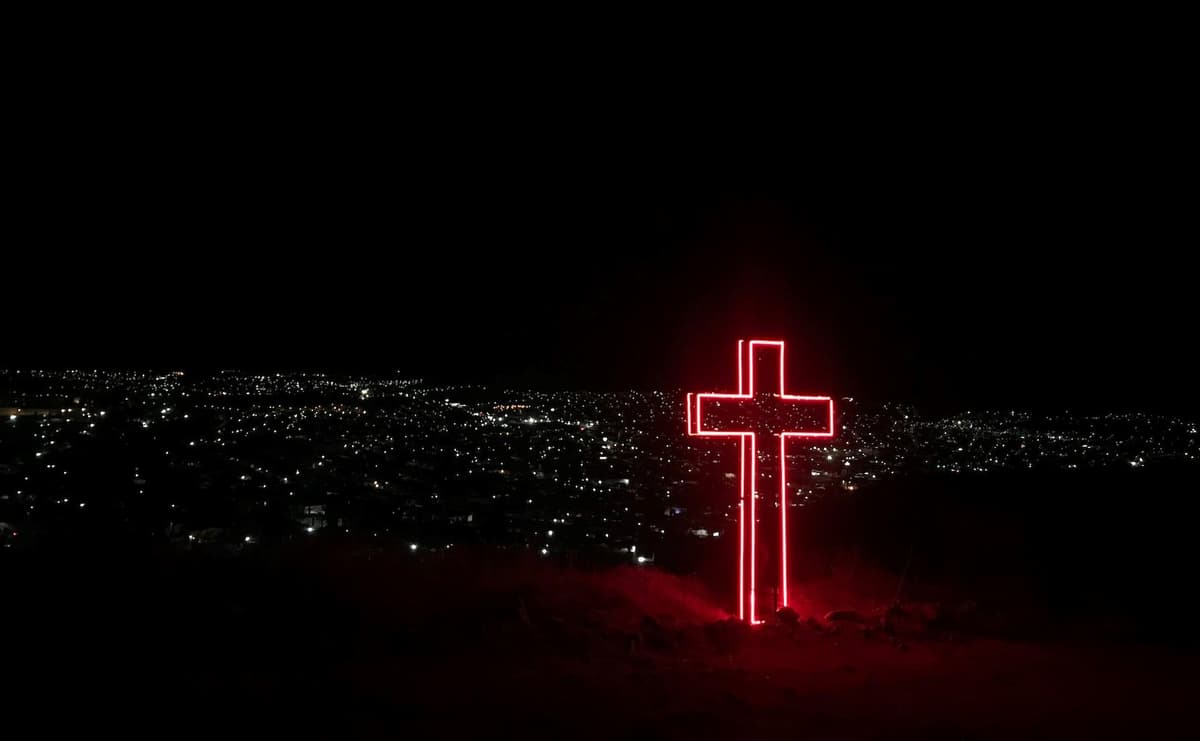 នៅតែនិយាយអំពីព្រះយេស៊ូវ