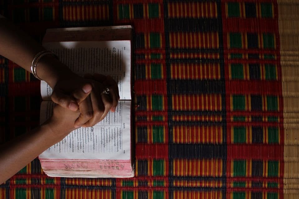 អ្នកថ្វាយបង្គំ ដោយពិតត្រង់