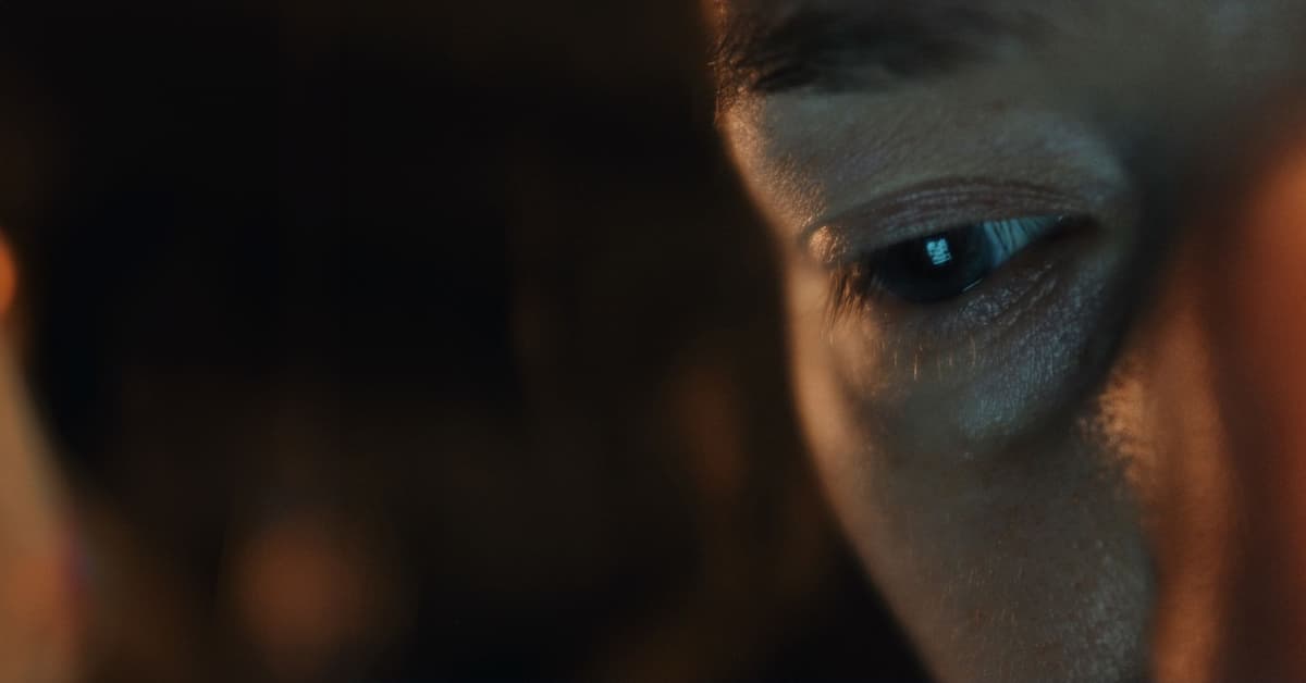 ធូលីដី និងធ្នឹមក្នុងភ្នែក (សៀវភៅសេចក្ដីពិតសម្រាប់ជីវិត)