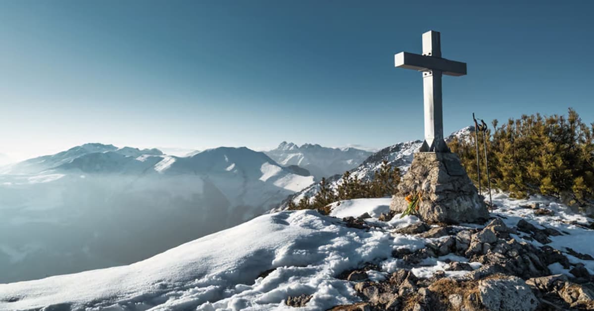 នគរព្រះ និងឈើឆ្កាង